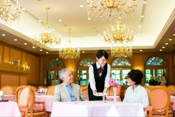 サクラビア成城 レストラン内観